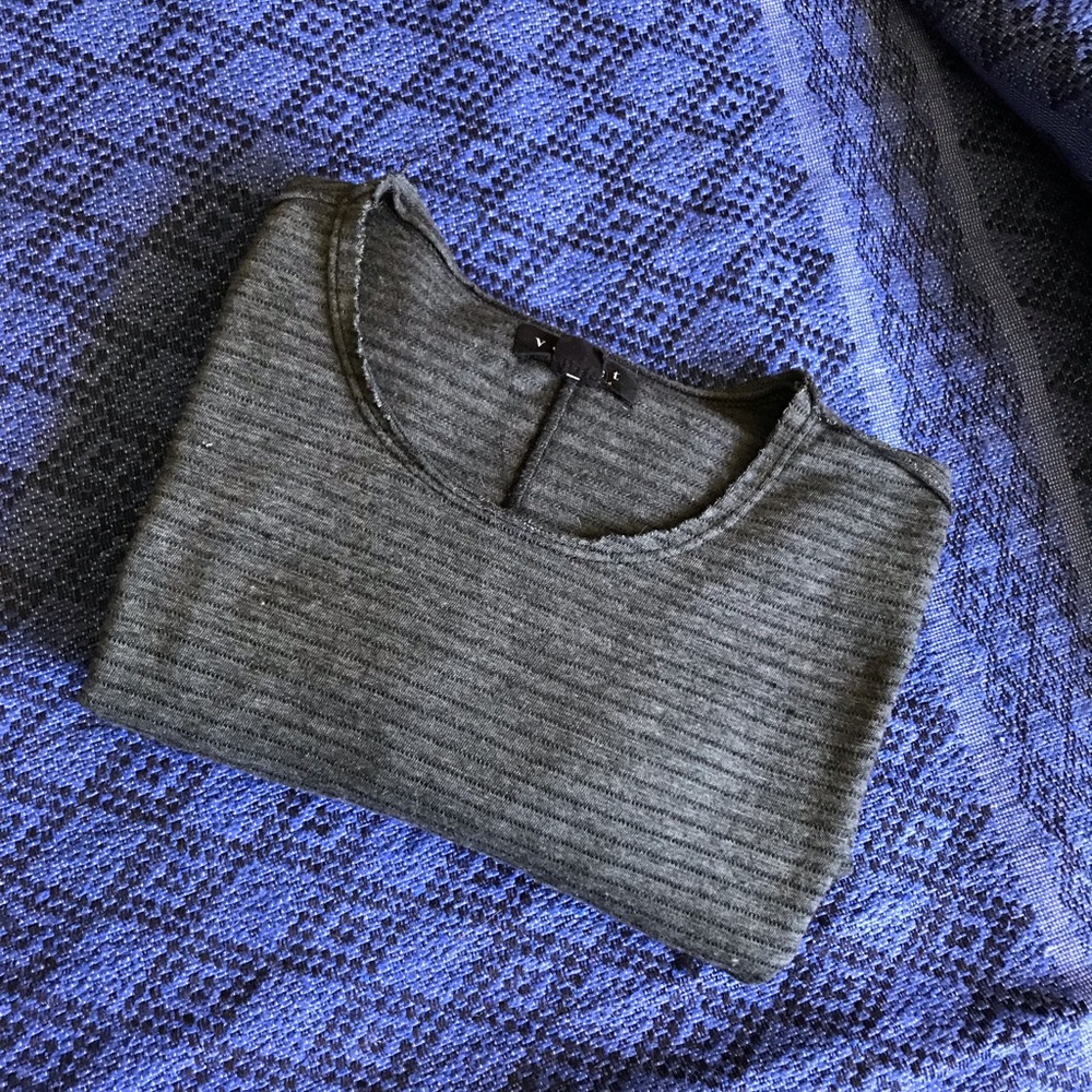 Men’s tee. Super soft. Gently used.